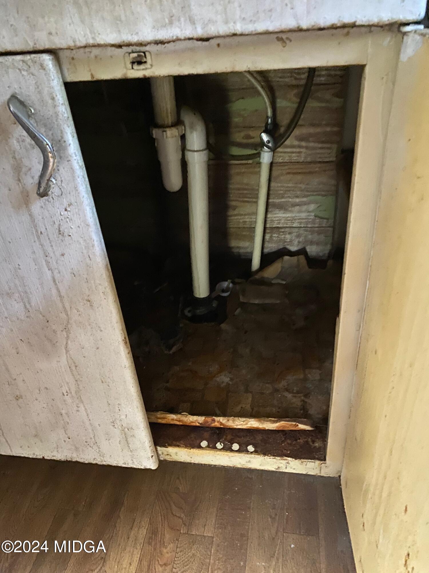 491 Barrow Road Reynolds, GA 31076 - Photo 38 of 56 a close view of water heater