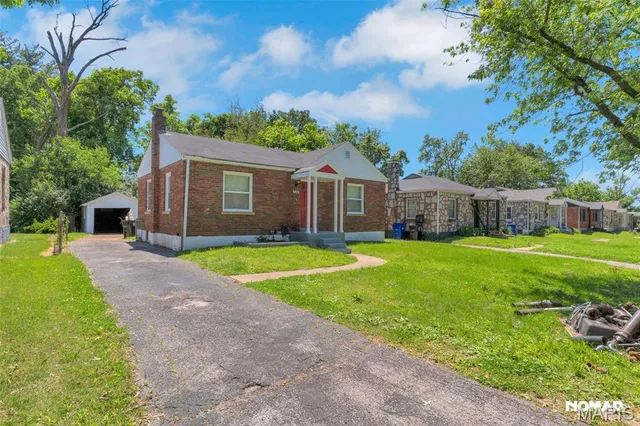 $1,450 | 8246 Montreal Drive, St. Louis, MO 63132