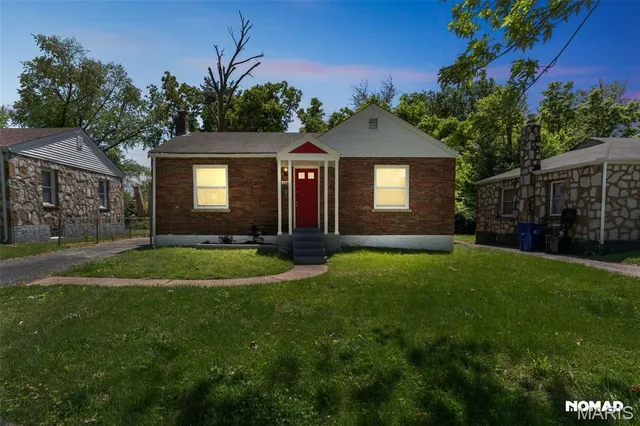 $1,450 | 8246 Montreal Drive, St. Louis, MO 63132