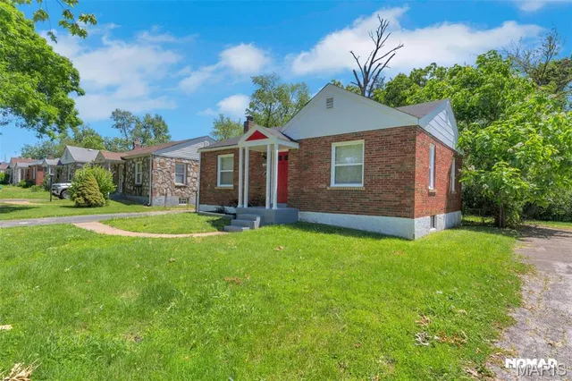 $1,450 | 8246 Montreal Drive, St. Louis, MO 63132