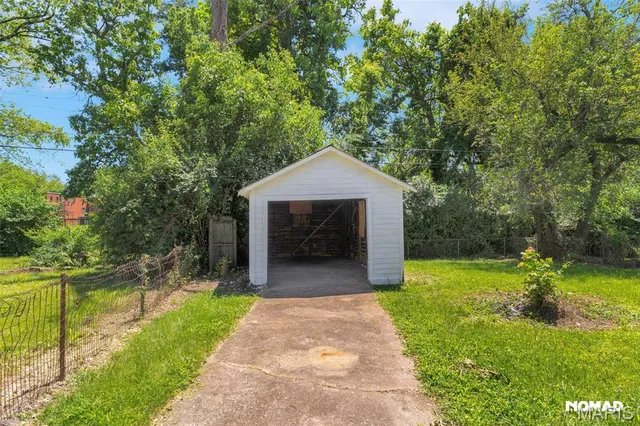 $1,450 | 8246 Montreal Drive, St. Louis, MO 63132