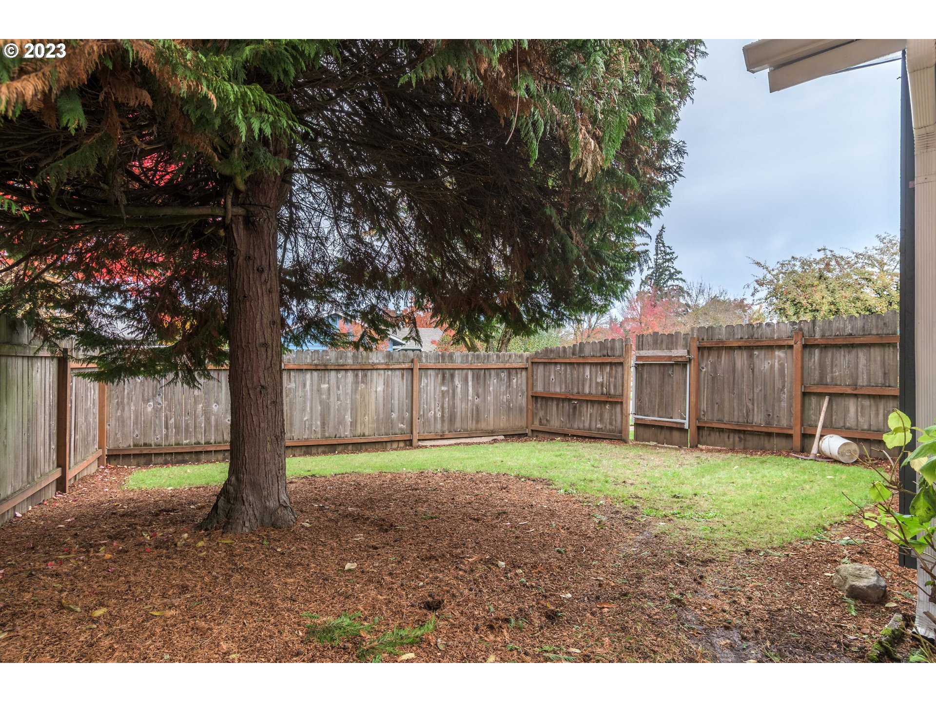 1730 Market Street Springfield, OR 97477 - Photo 31 of 43 a view of a backyard