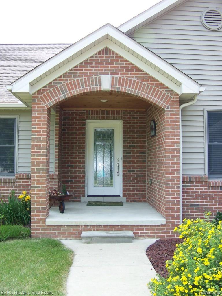 11954 Secluded Ridge Drive Byron, MI 48418 - Photo 2 of 41 100_5083.jpg