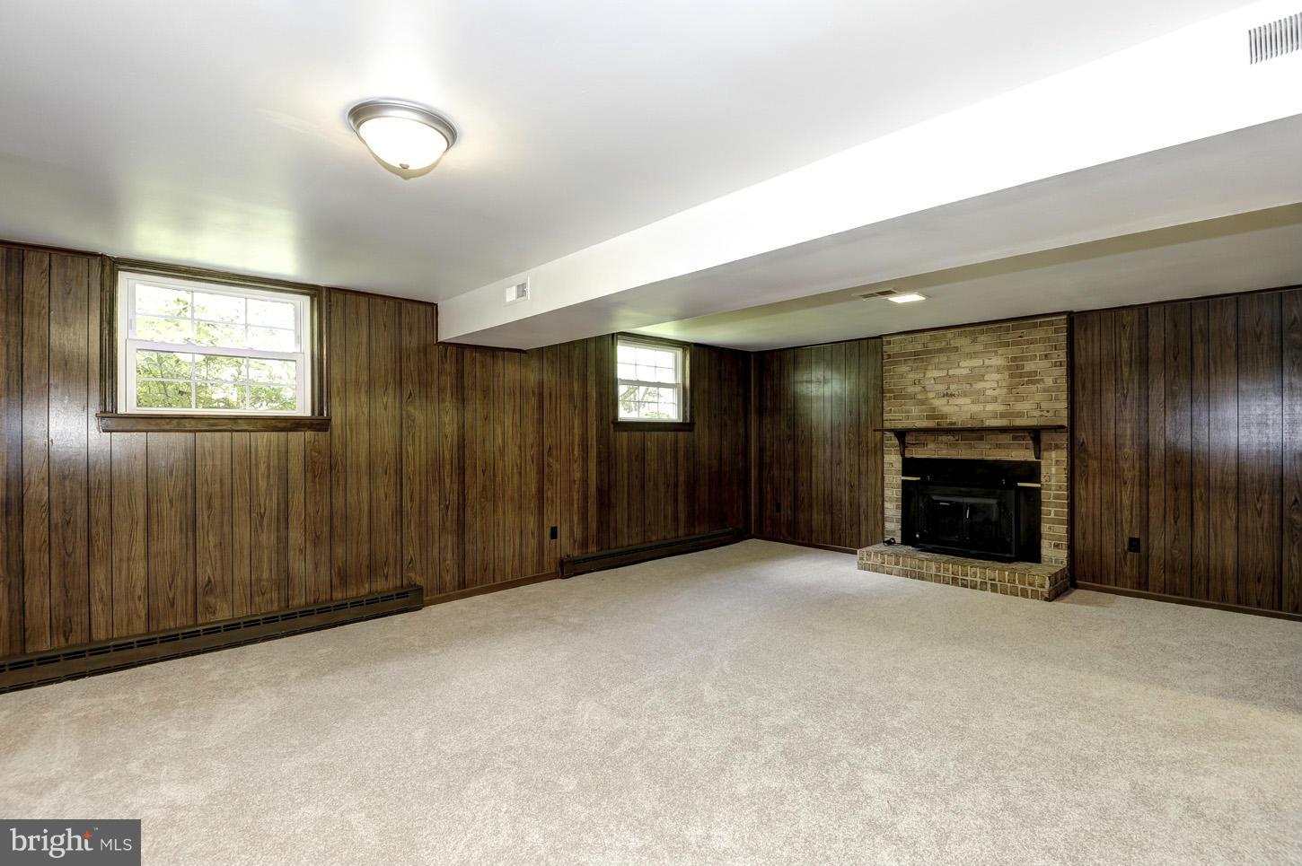 11317 Rambling Road Gaithersburg, MD 20879 - Photo 13 of 27 Family Room