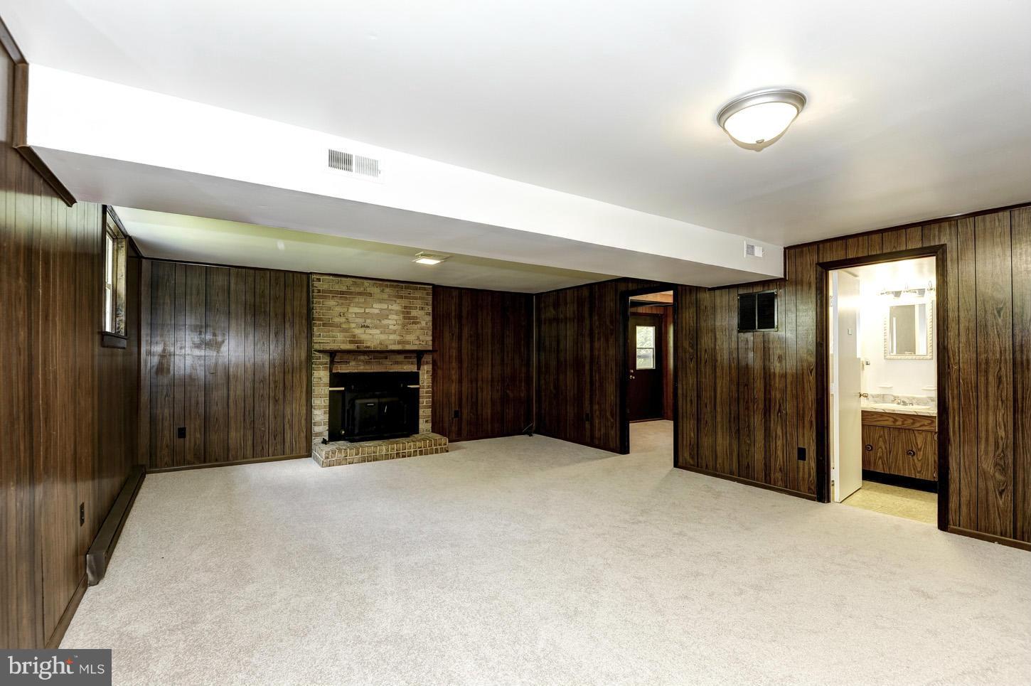 11317 Rambling Road Gaithersburg, MD 20879 - Photo 14 of 27 Family Room
