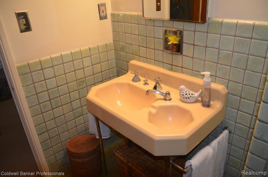 125 Guilford Road Bloomfield Hills, MI 48304 - Photo 22 of 26 DSC_0609.jpg
