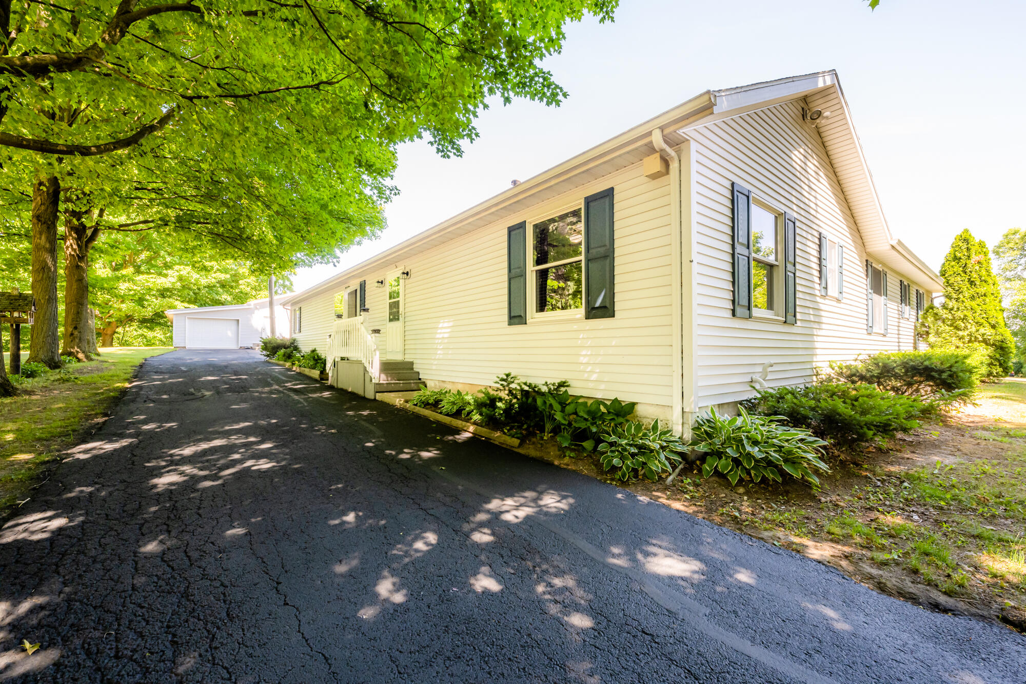 6910 Bailey Road Eau Claire, MI 49111 - Photo 2 of 41 Bailey-102