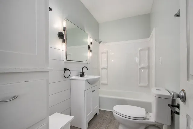 $415,000 | 3419 West Michigan Avenue, Kalamazoo, MI 49006