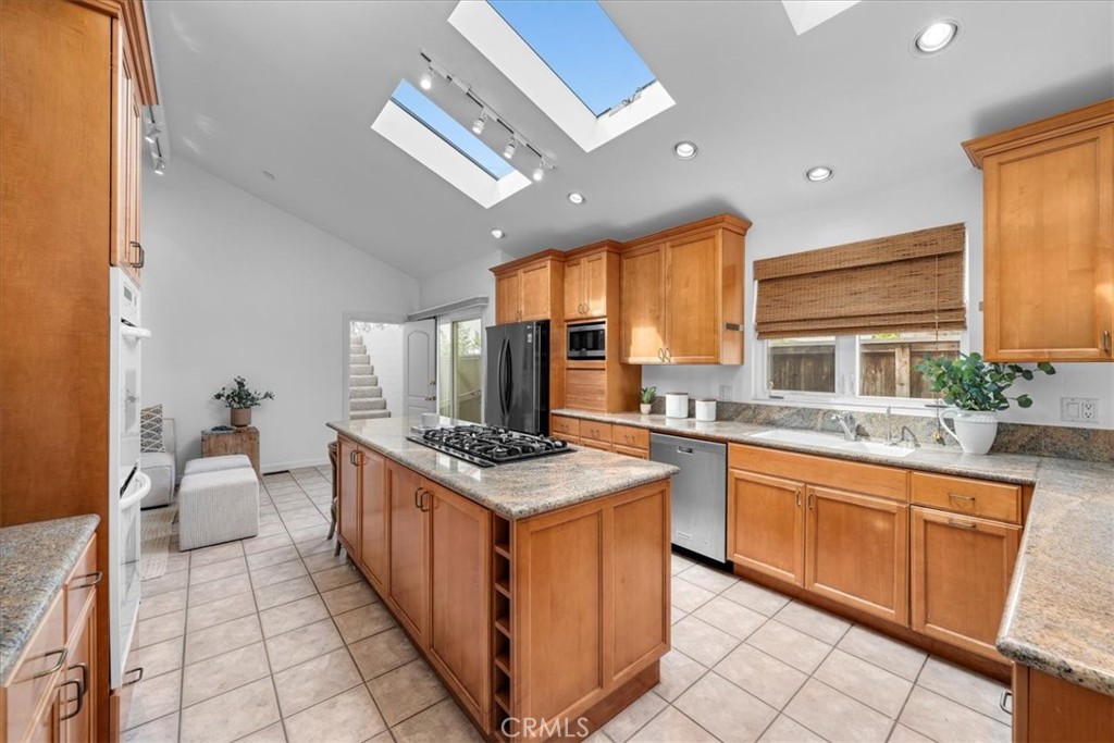 412 5th Street Manhattan Beach, CA 90266 - Photo 13 of 37