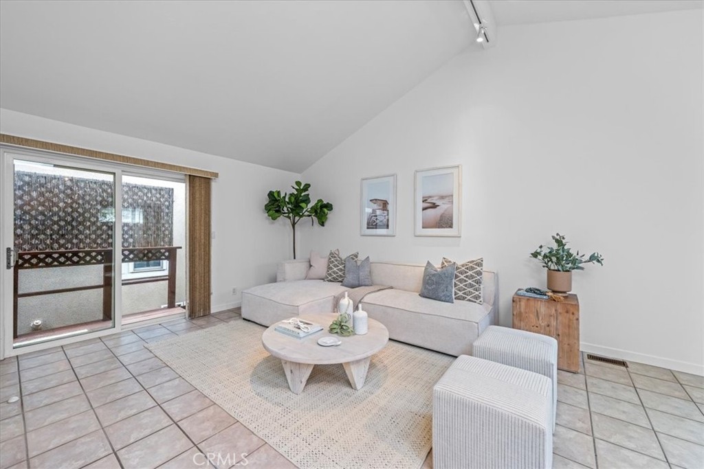 412 5th Street Manhattan Beach, CA 90266 - Photo 16 of 37