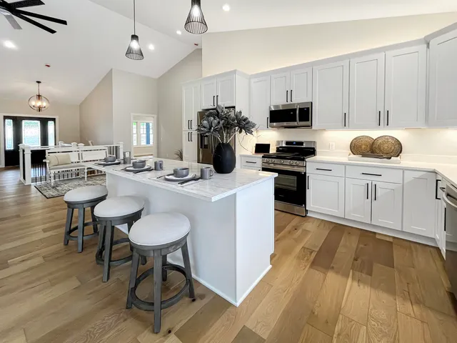 $899,000 | 25-75 Lake Carroll Boulevard, Lake Carroll, IL 61046