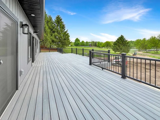 $899,000 | 25-75 Lake Carroll Boulevard, Lake Carroll, IL 61046