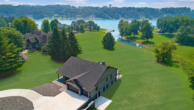 $899,000 | 25-75 Lake Carroll Boulevard, Lake Carroll, IL 61046