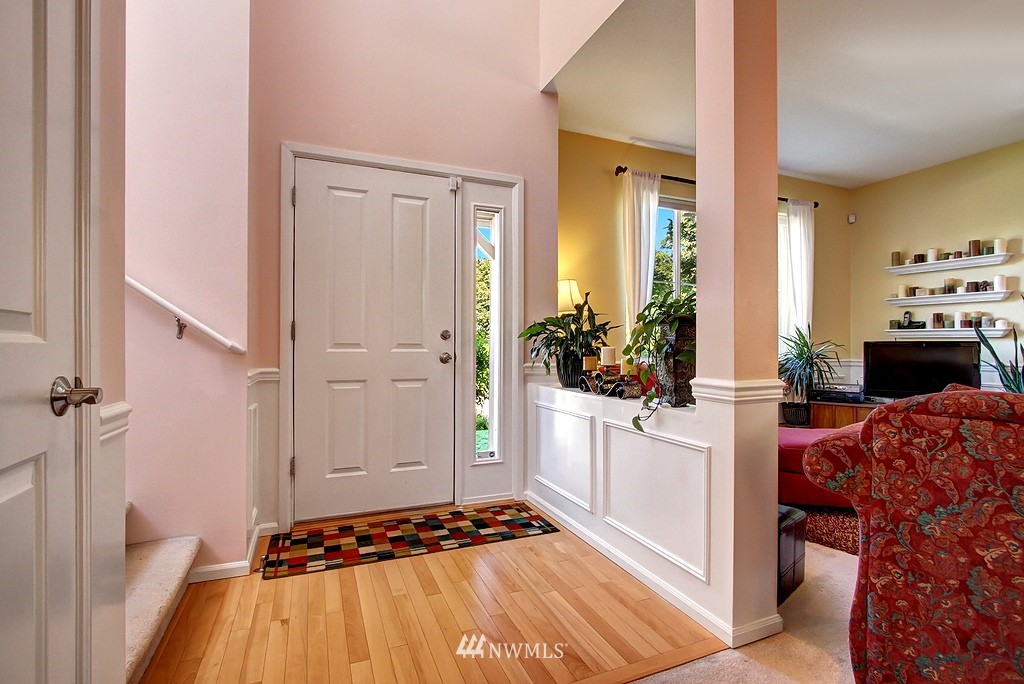 16842 164th Way Southeast Renton, WA 98058 - Photo 2 of 25 Gallery Image 2