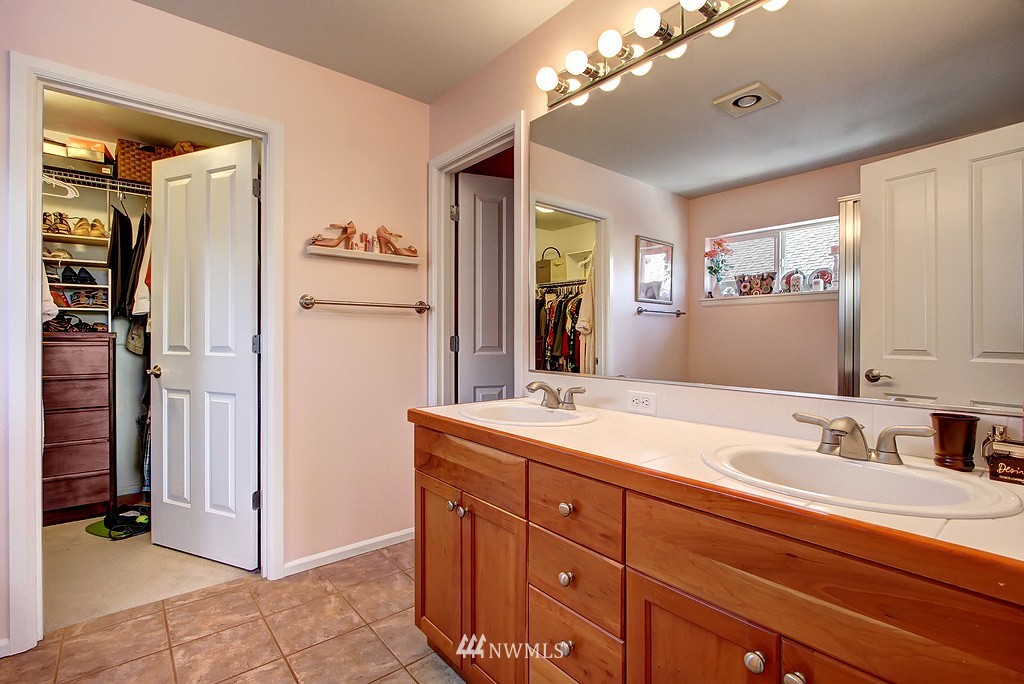 16842 164th Way Southeast Renton, WA 98058 - Photo 13 of 25 Gallery Image 13