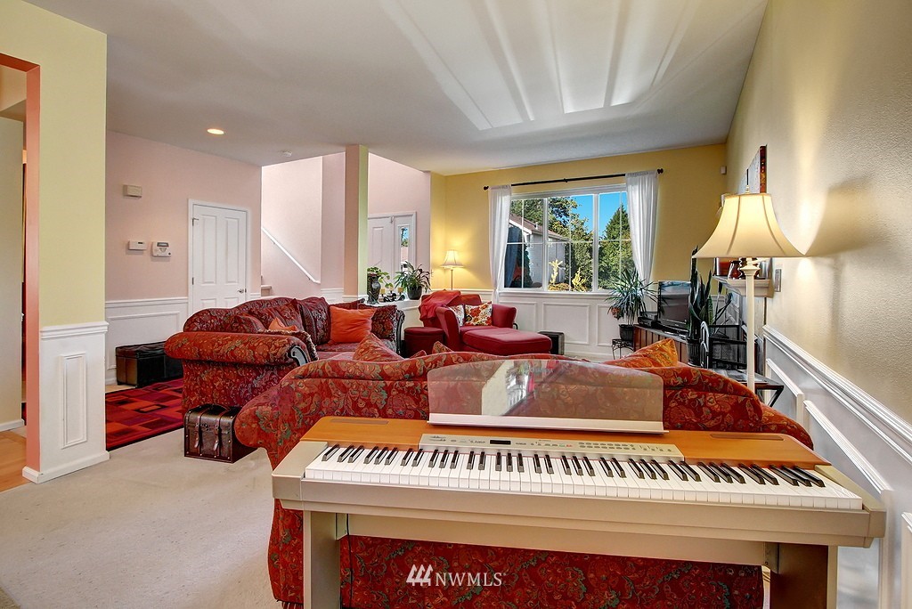 16842 164th Way Southeast Renton, WA 98058 - Photo 3 of 25 Gallery Image 3
