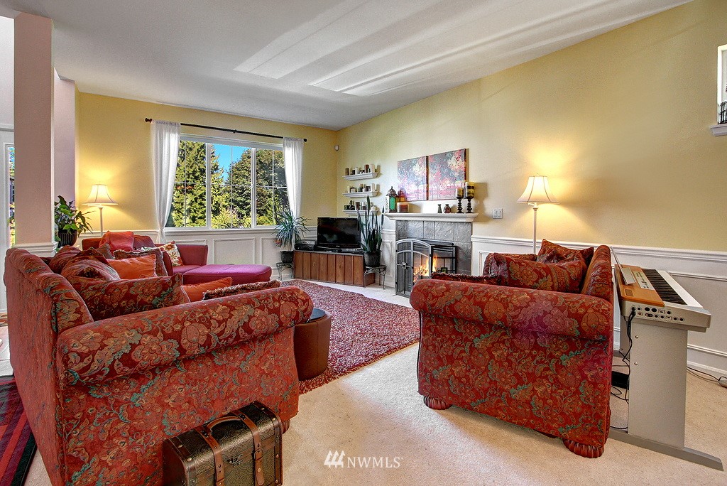 16842 164th Way Southeast Renton, WA 98058 - Photo 4 of 25 Gallery Image 4