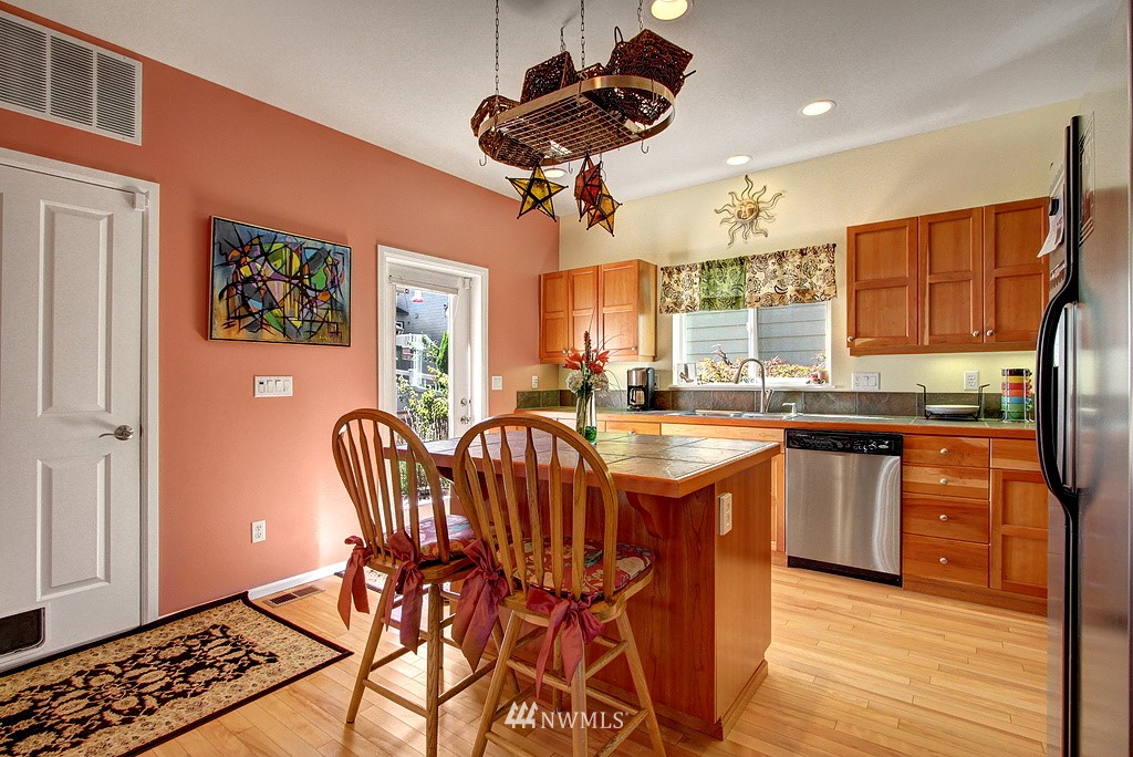 16842 164th Way Southeast Renton, WA 98058 - Photo 9 of 25 Gallery Image 9
