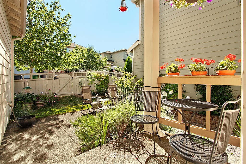 16842 164th Way Southeast Renton, WA 98058 - Photo 10 of 25 Gallery Image 10