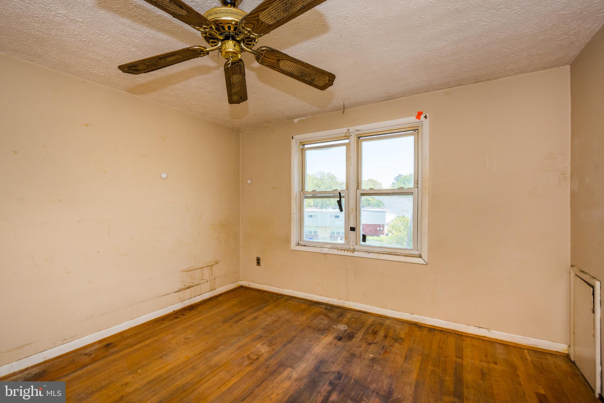 1691 Poles Road Baltimore, MD 21221 - Photo 16 of 27