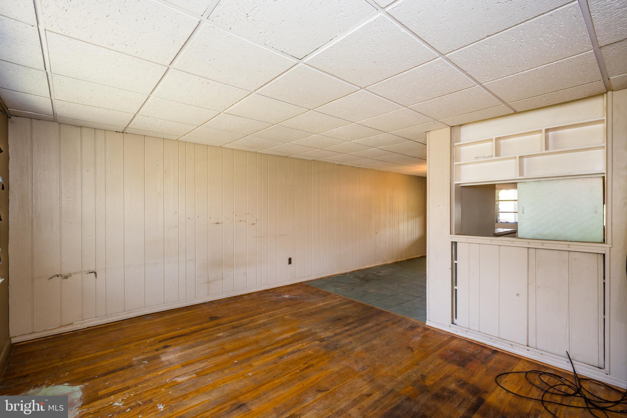 1691 Poles Road Baltimore, MD 21221 - Photo 3 of 27