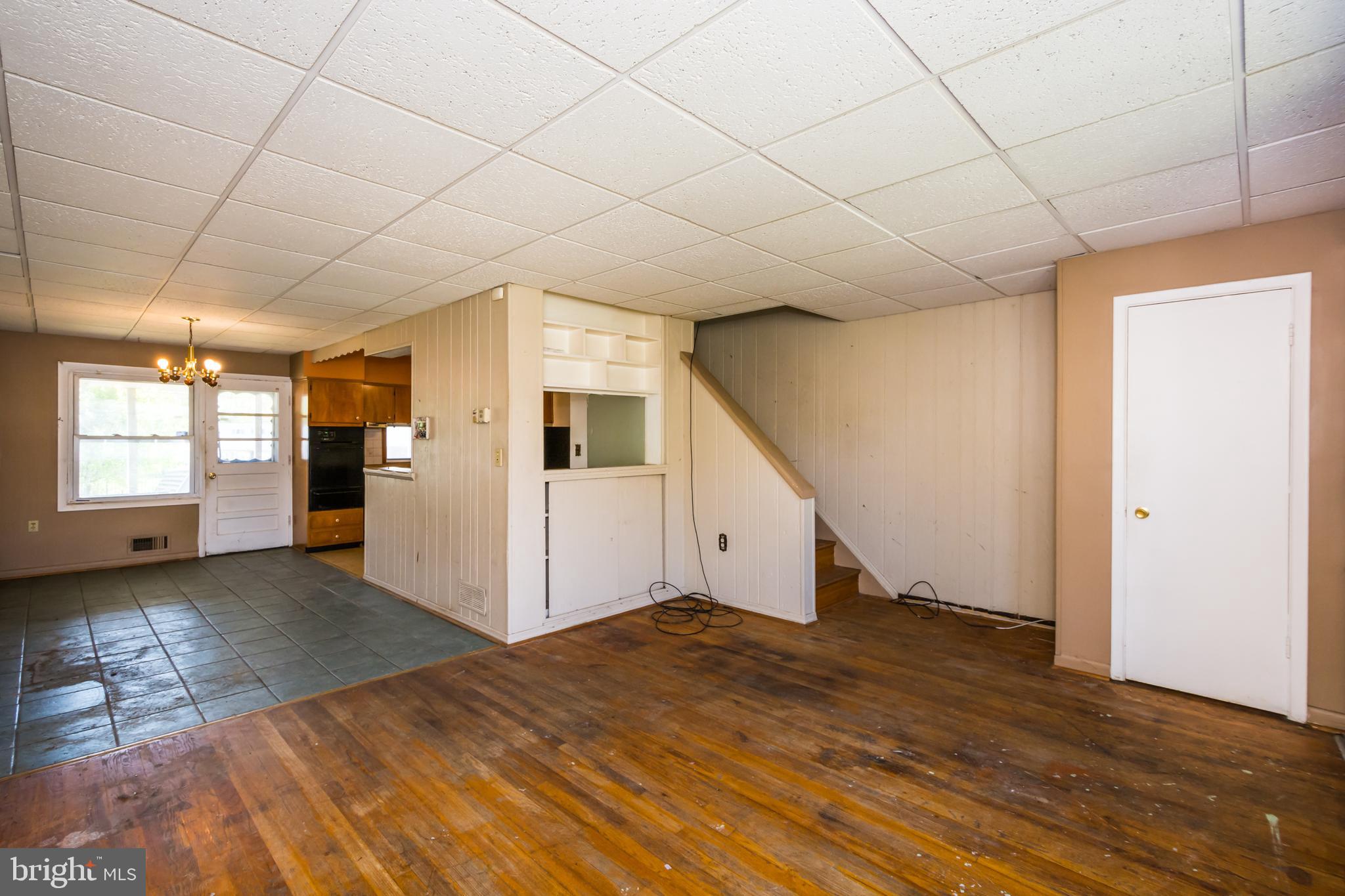 1691 Poles Road Baltimore, MD 21221 - Photo 4 of 27