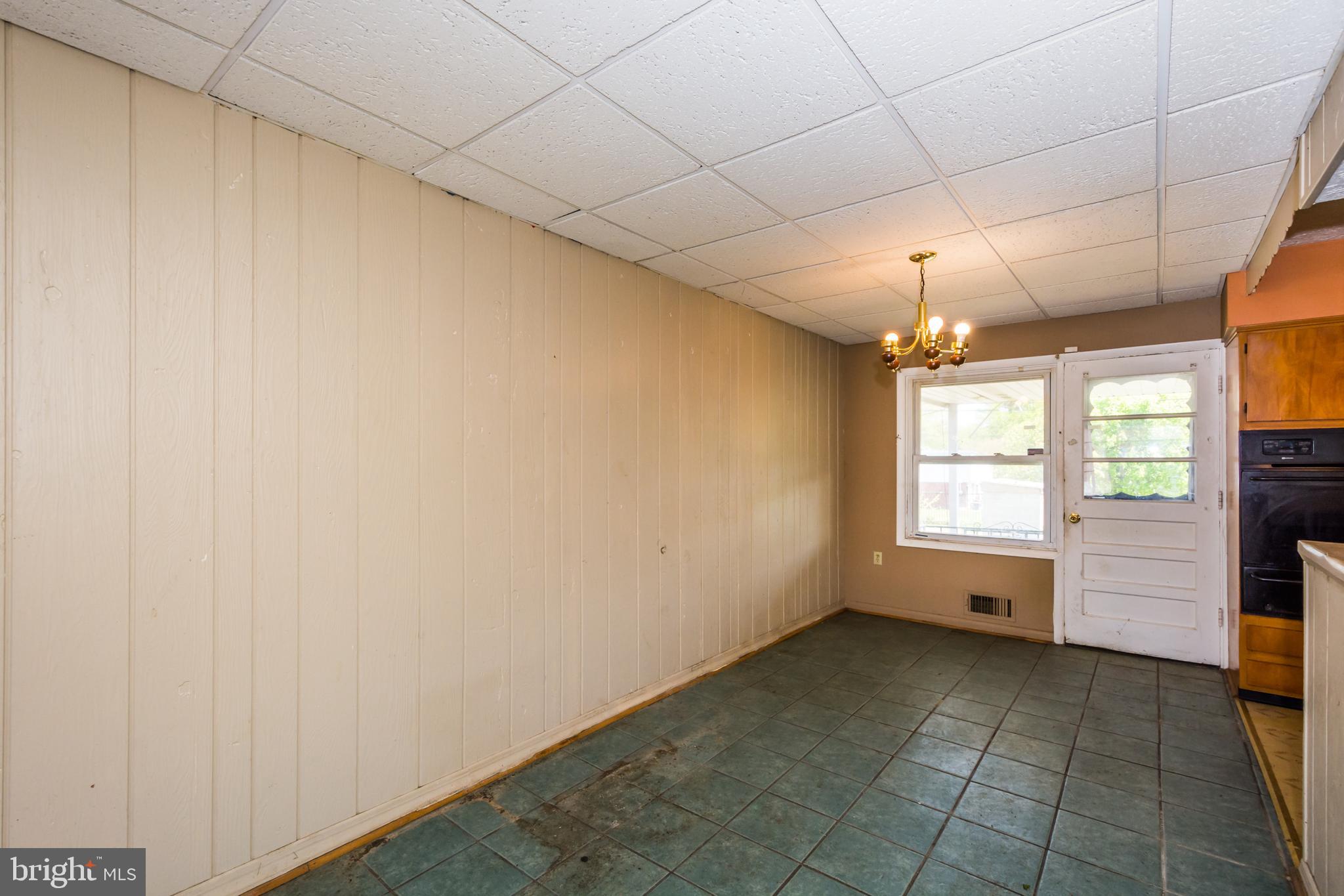 1691 Poles Road Baltimore, MD 21221 - Photo 6 of 27