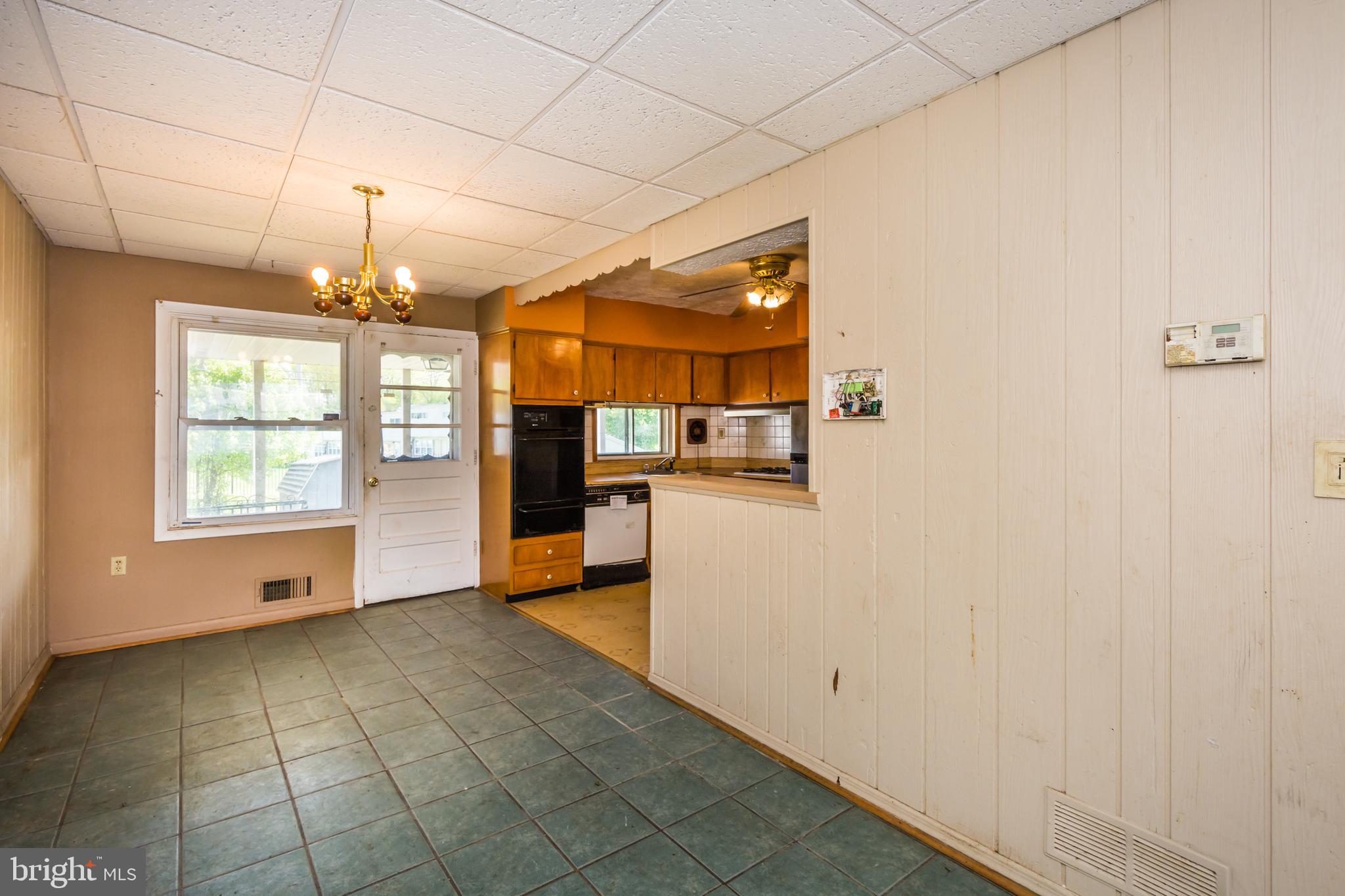 1691 Poles Road Baltimore, MD 21221 - Photo 7 of 27