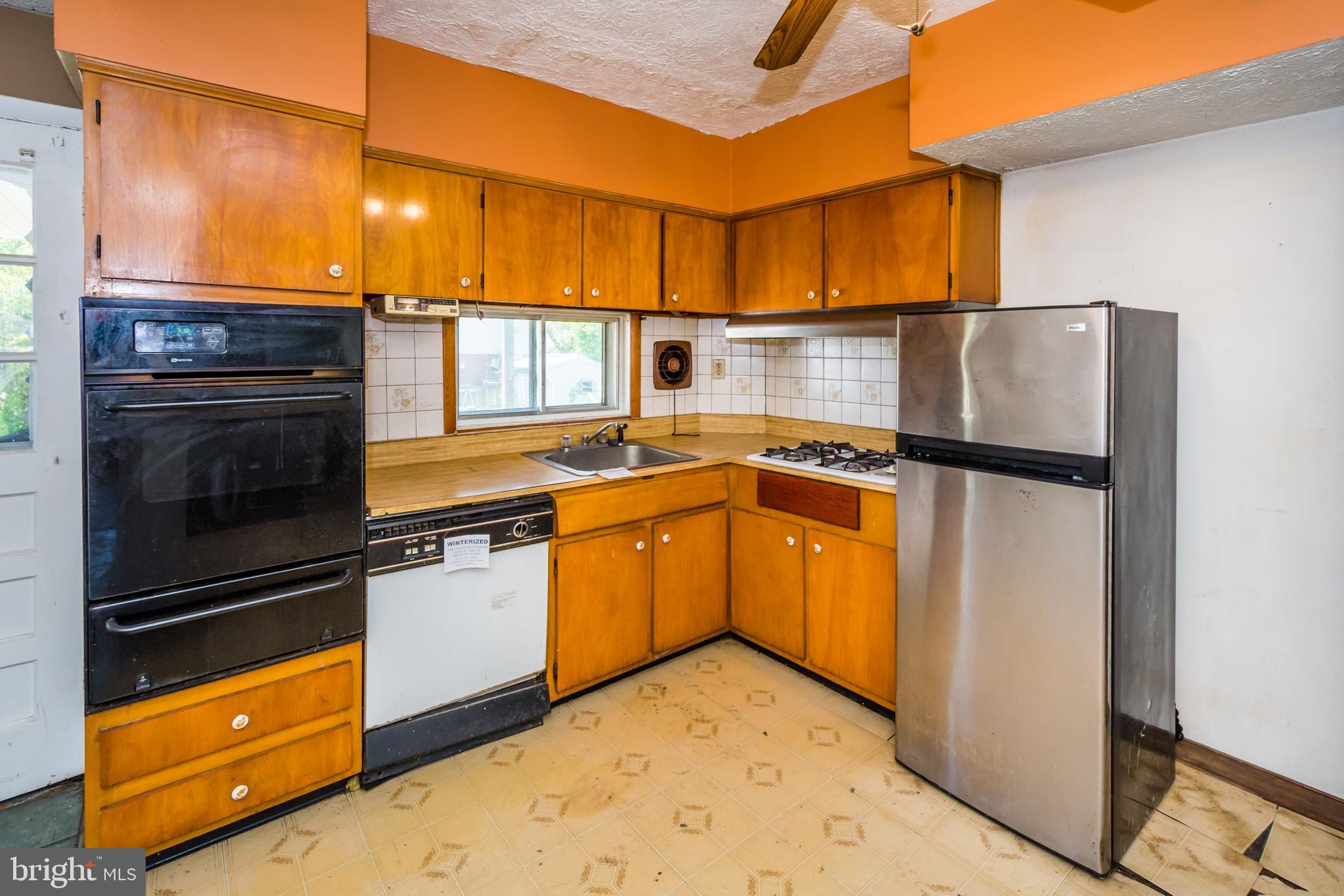 1691 Poles Road Baltimore, MD 21221 - Photo 8 of 27