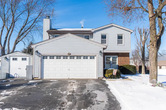 $375,000 | 230 Ashley Court, Roselle, IL 60172