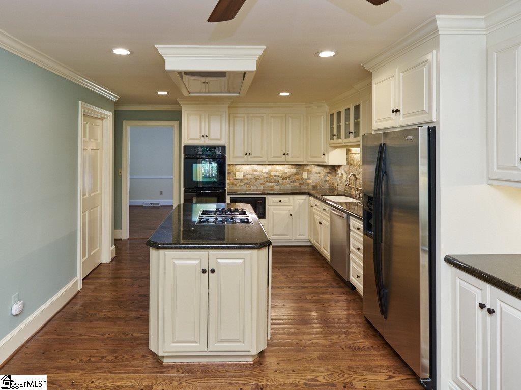 2101 Cleveland St Extension Greenville, SC 29607 - Photo 8 of 32