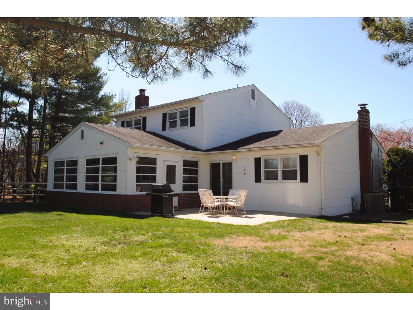 14 Wolfpack Road Hamilton, NJ 08619 - Photo 3 of 21 Exterior Back