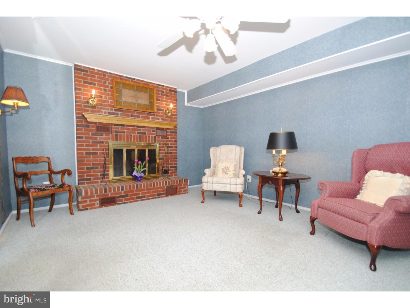 14 Wolfpack Road Hamilton, NJ 08619 - Photo 10 of 21 Living Room