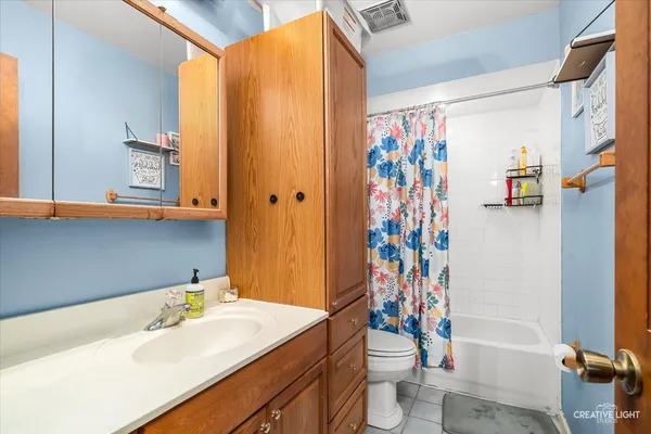 $170,000 | 1050 North Farnsworth Avenue, Unit 403, Aurora, IL 60505
