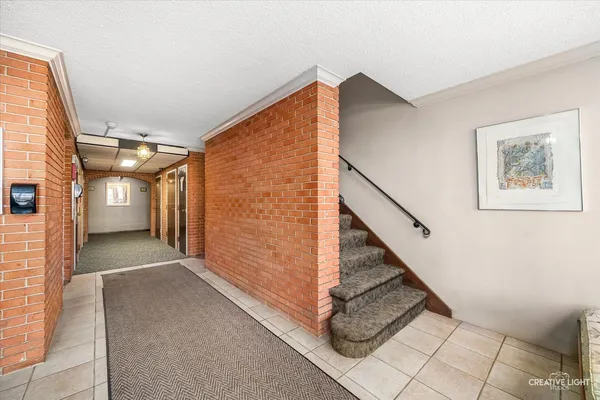 $170,000 | 1050 North Farnsworth Avenue, Unit 403, Aurora, IL 60505