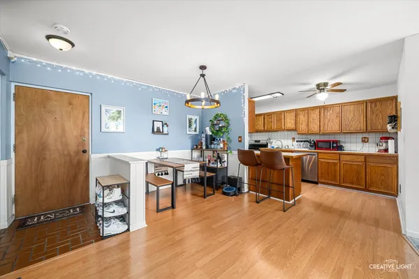 $170,000 | 1050 North Farnsworth Avenue, Unit 403, Aurora, IL 60505