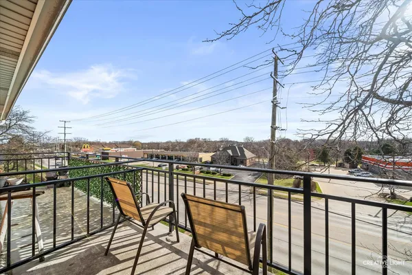 $170,000 | 1050 North Farnsworth Avenue, Unit 403, Aurora, IL 60505