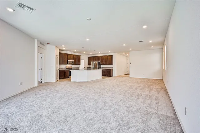 $3,000 | 7428 Legacy Pt Street, Las Vegas, NV 89113