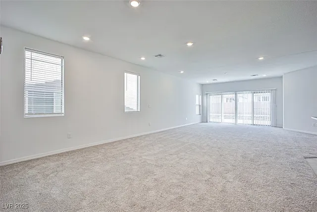 $3,000 | 7428 Legacy Pt Street, Las Vegas, NV 89113