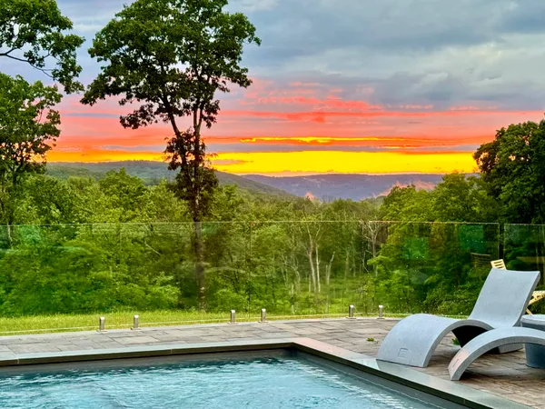 $1,795,000 | 8 Bobcat Lane, Warren, CT 06754