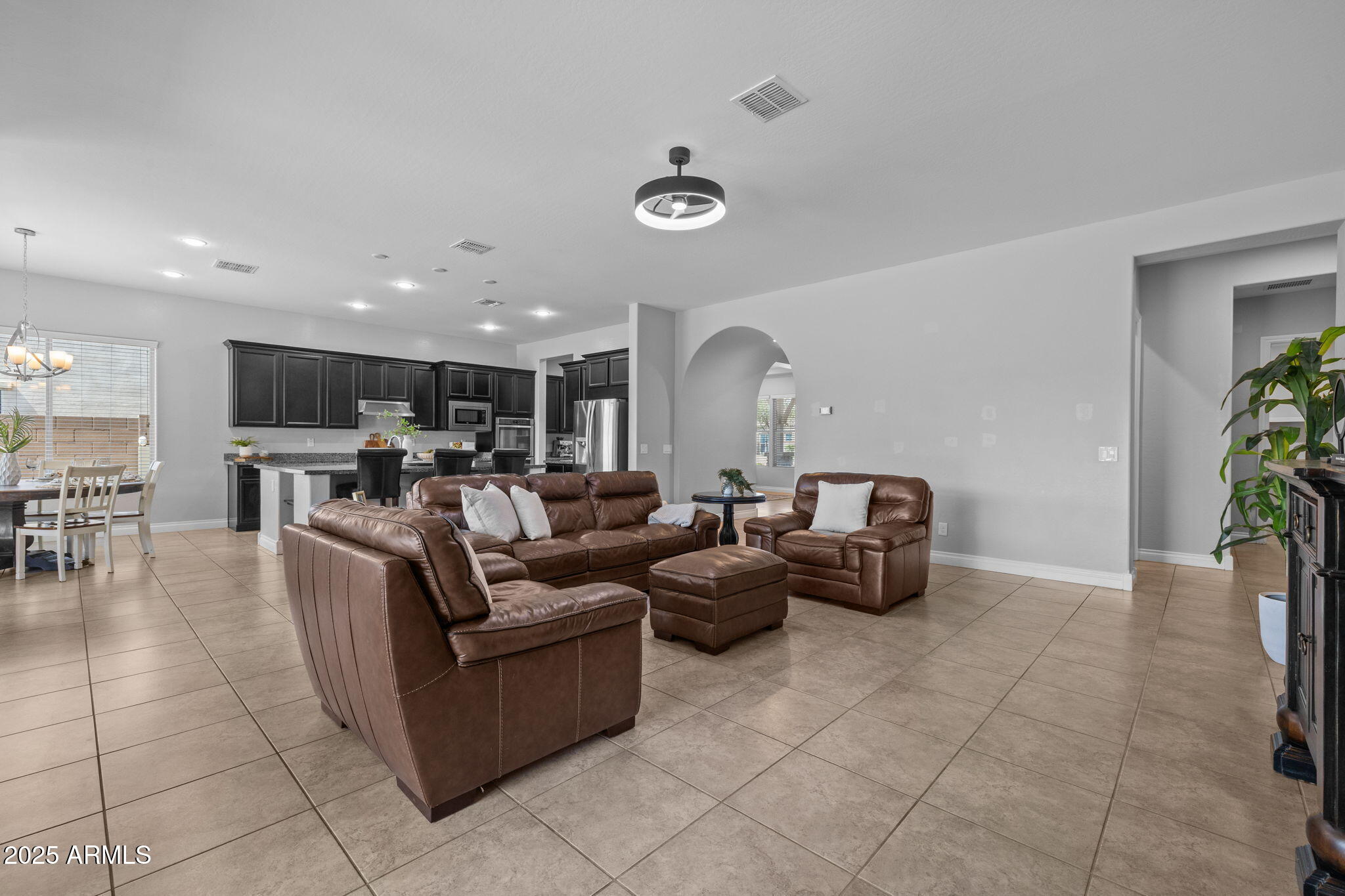 10535 Diffraction Avenue Mesa, AZ 85212 - Photo 21 of 126 Living Room
