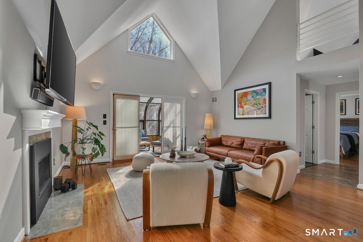 41 Timberwood Road, Unit 41 West Hartford, CT 06117 - Photo 3 of 33