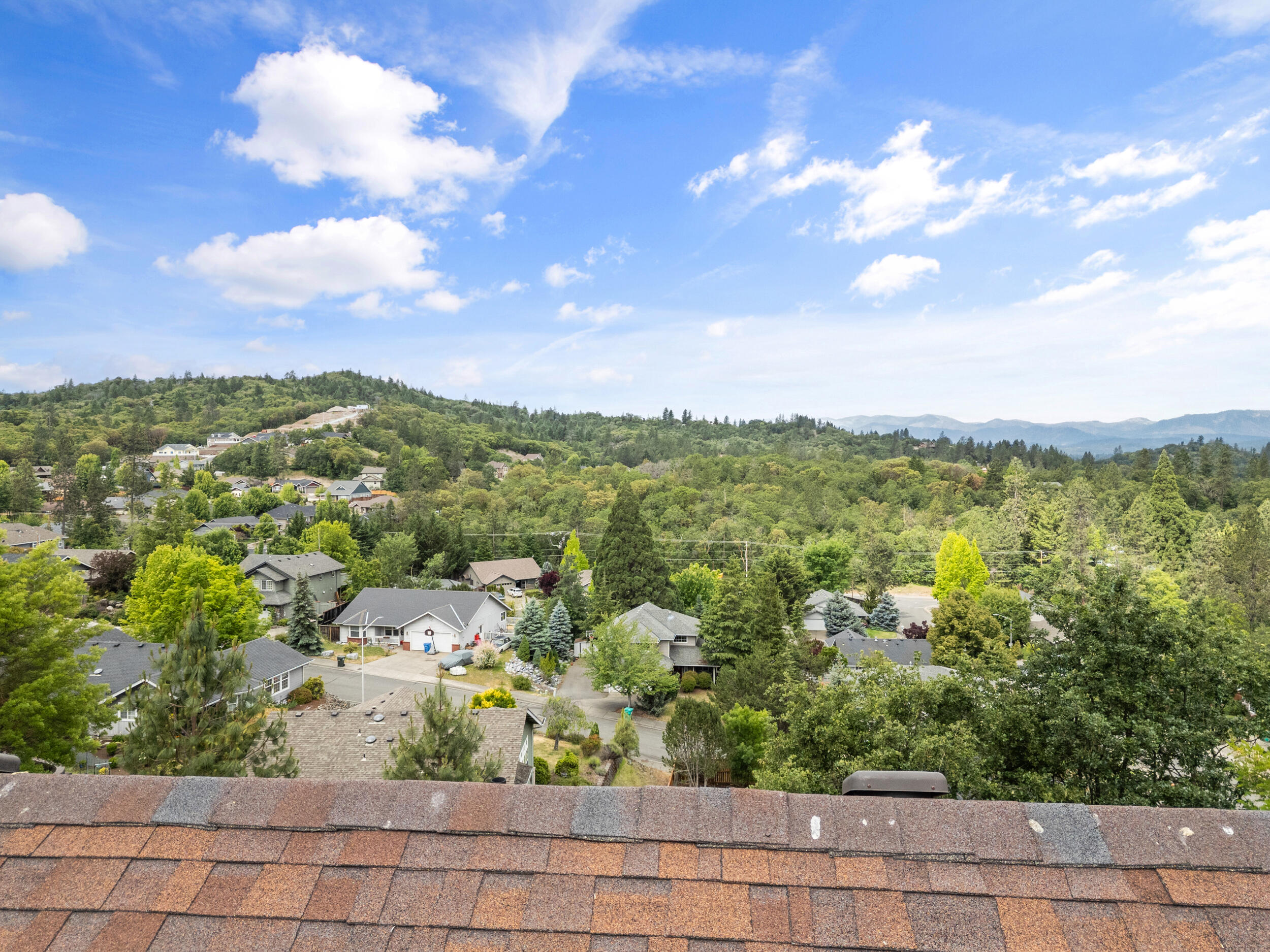 1553 Panoramic Loop Grants Pass, OR 97527 - Photo 41 of 51