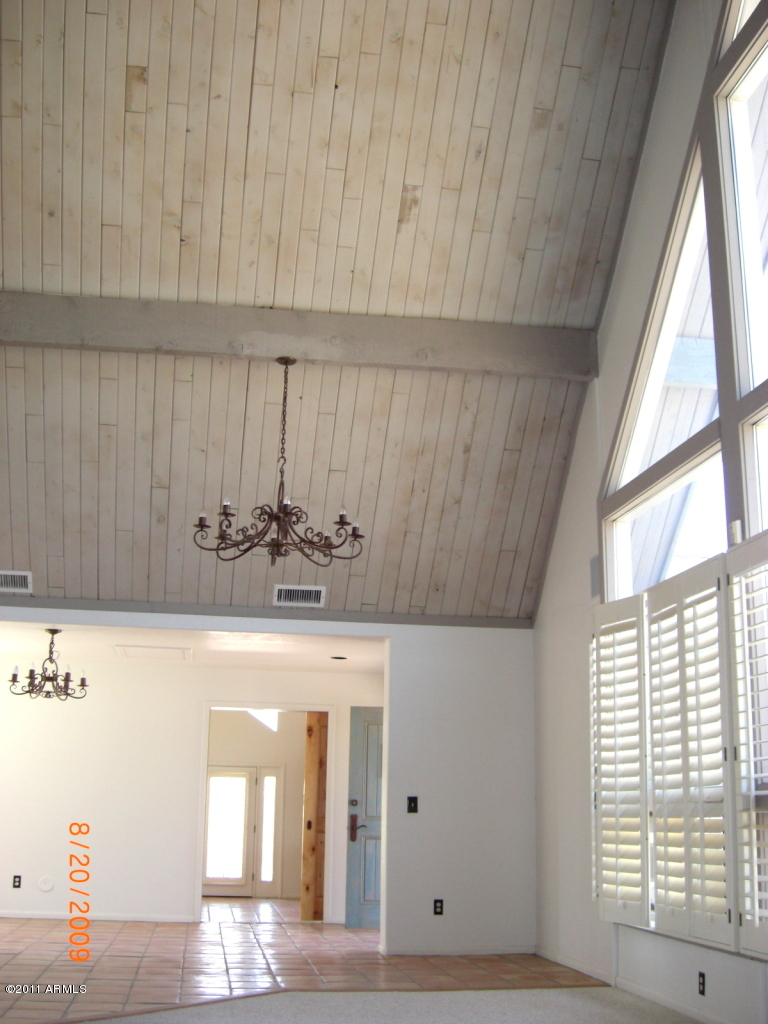31236 North Sunrise Ranch Road Cave Creek, AZ 85331 - Photo 5 of 25 Living Room