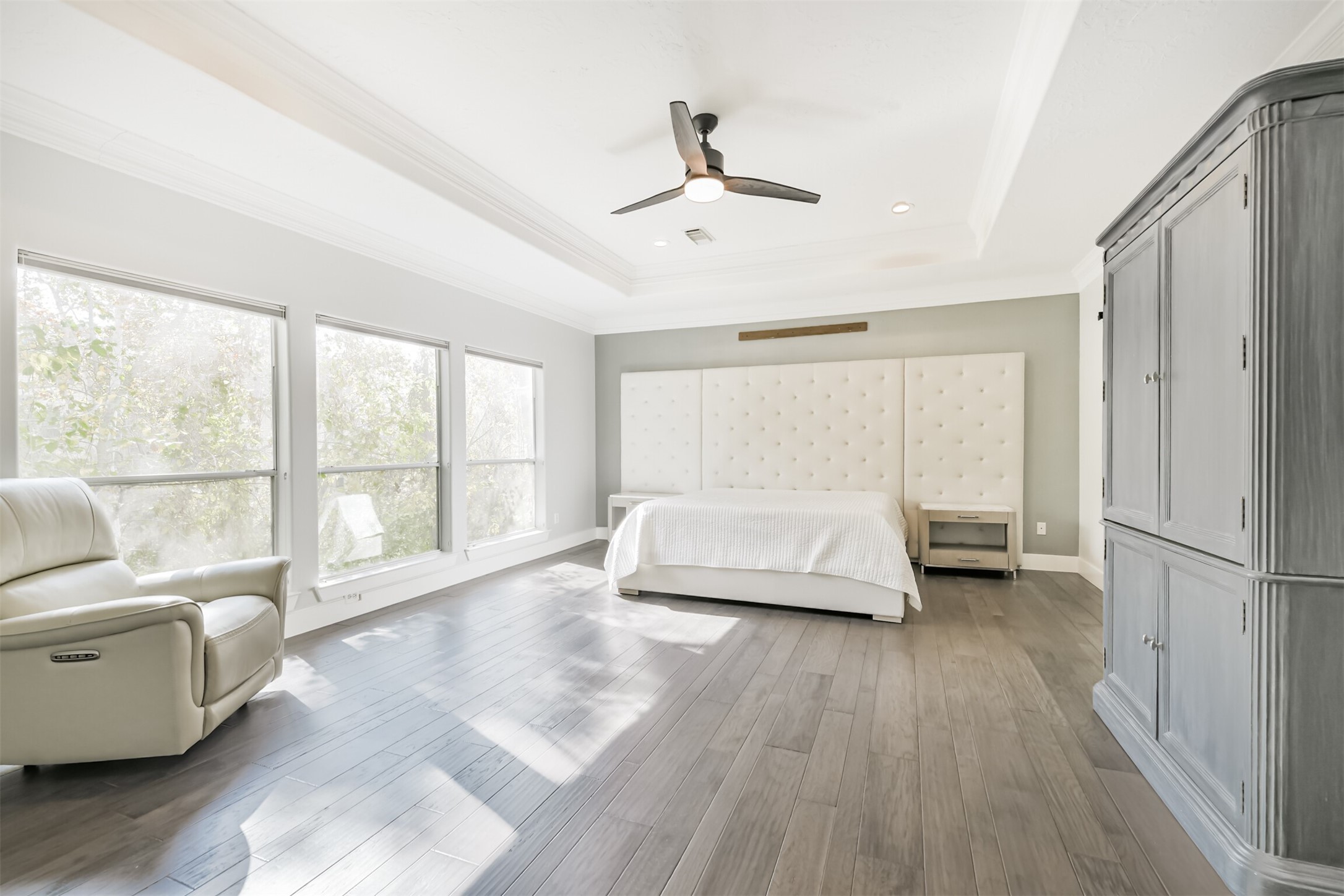 12636 Briar Patch Drive Houston, TX 77077 - Photo 22 of 43 On the third floor you will find the spacious primary suite.