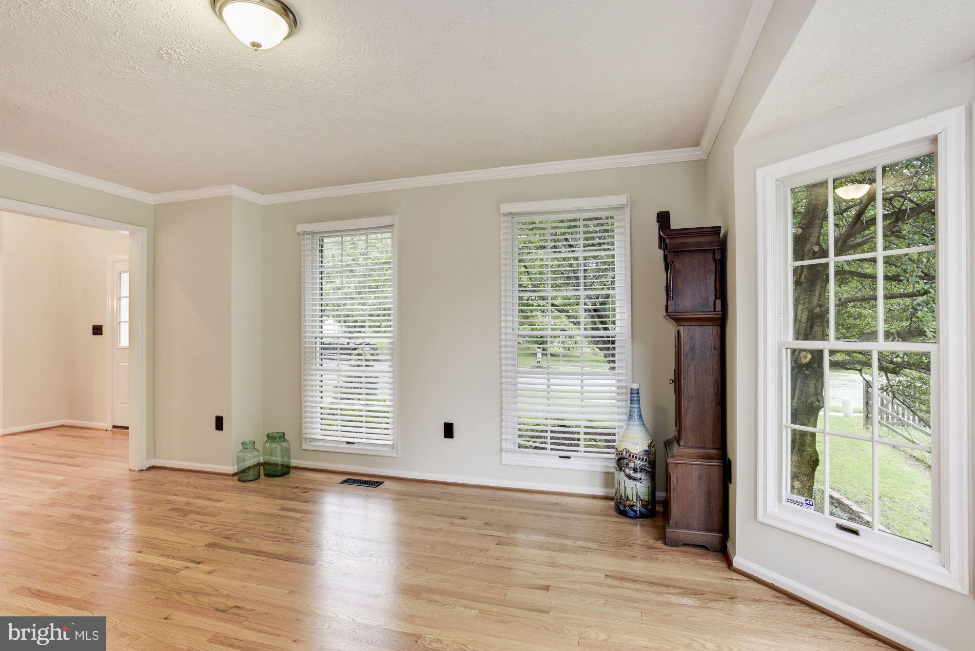 10273 Wetherburn Road Ellicott City, MD 21042 - Photo 5 of 28 Living Room