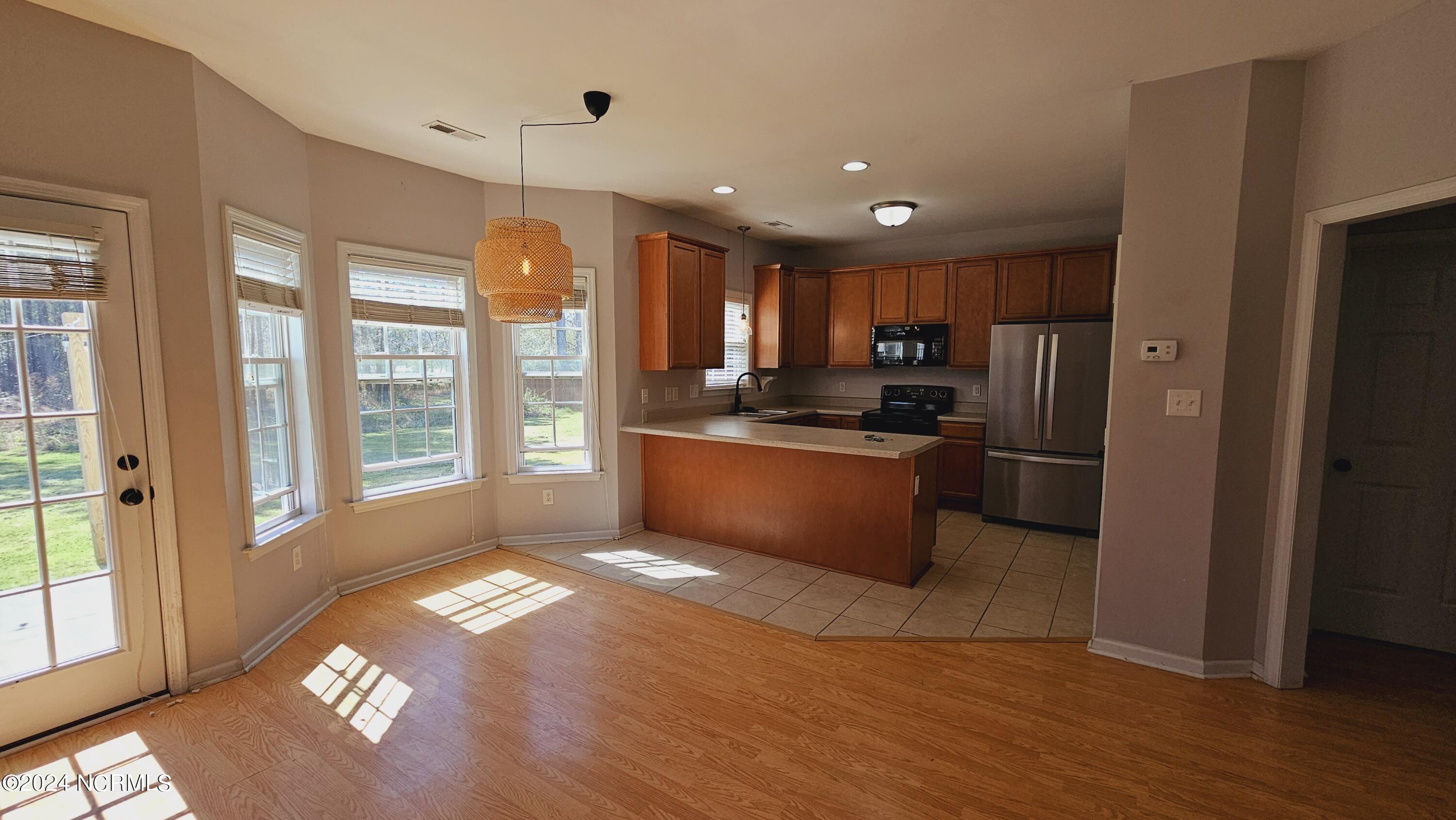 121 Deer Crossing Road Jacksonville, NC 28540 - Photo 3 of 18