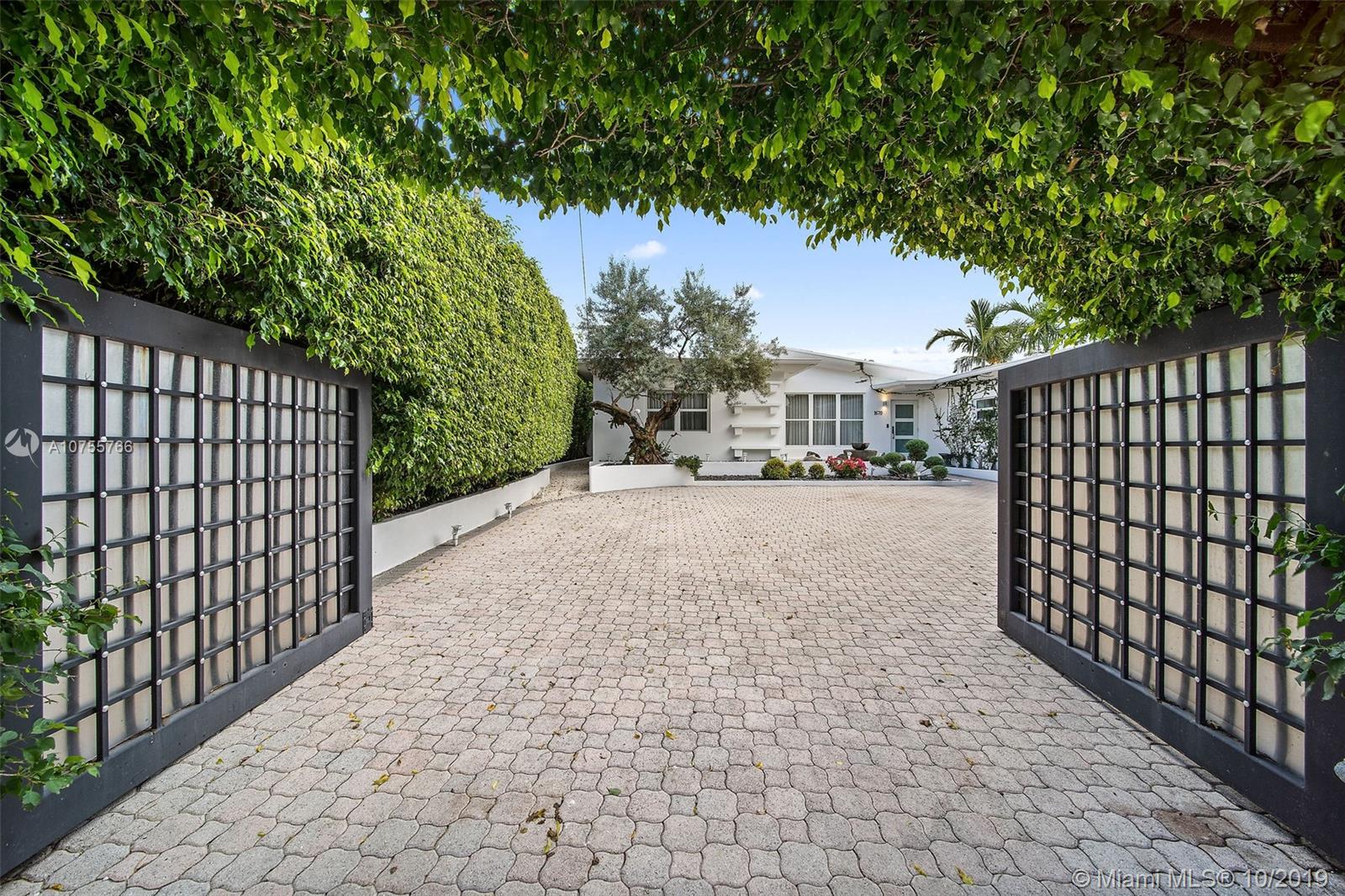 1670 Cleveland Road Miami Beach, FL 33141 - Photo 3 of 53