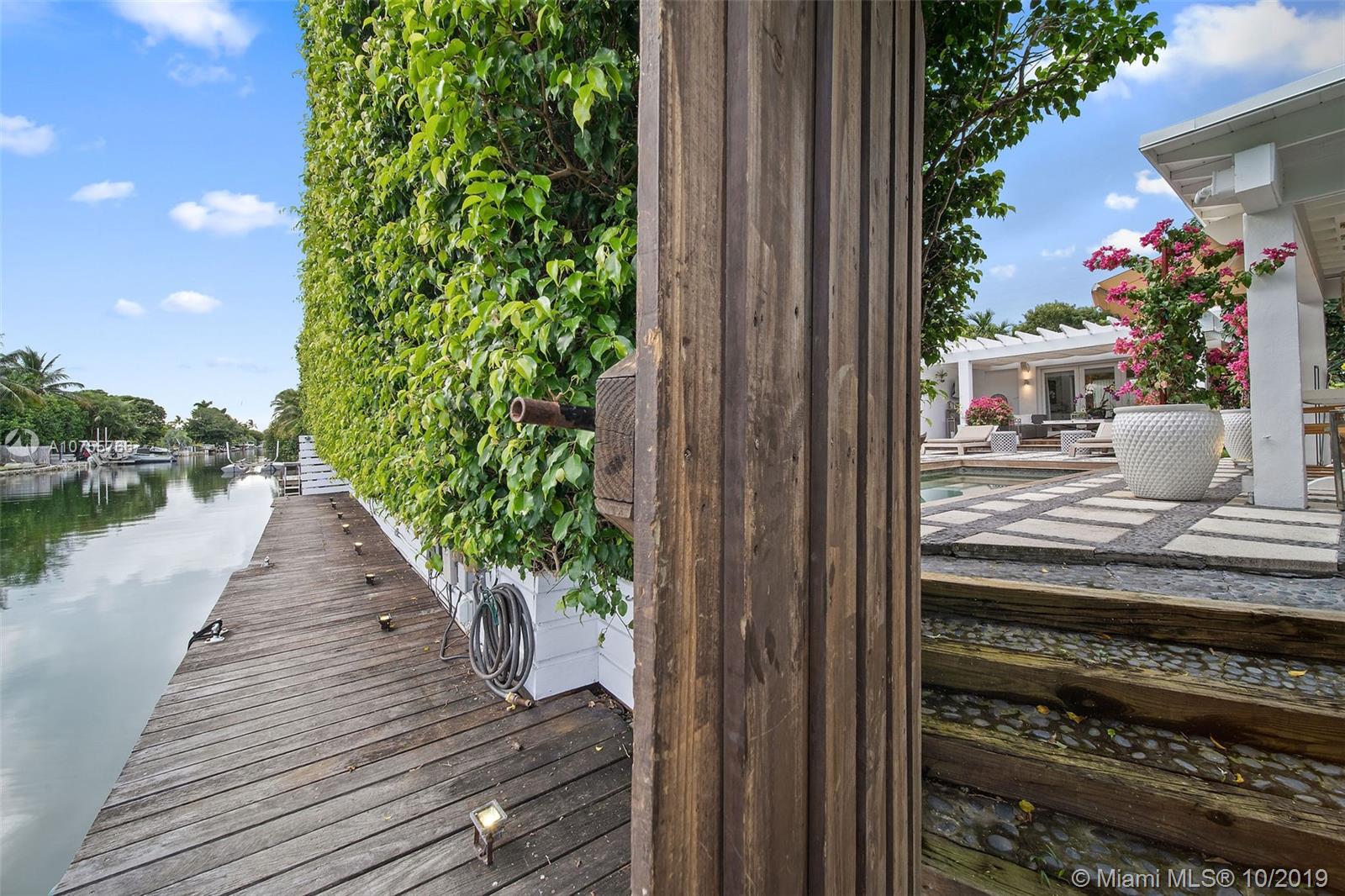 1670 Cleveland Road Miami Beach, FL 33141 - Photo 39 of 53