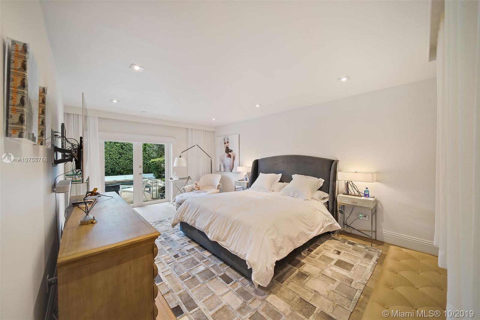 1670 Cleveland Road Miami Beach, FL 33141 - Photo 7 of 53
